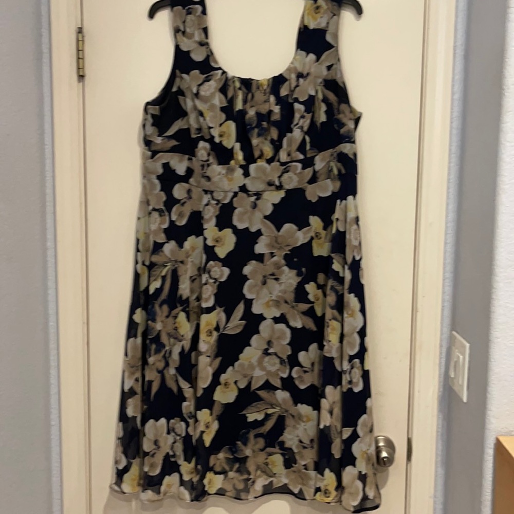Size 20W signature Ella by Dress Barn dress